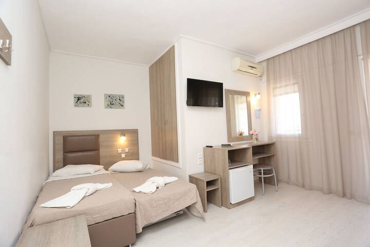 Room 16 of 44