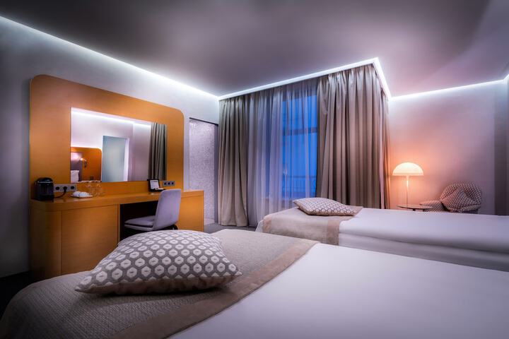 Room 14 of 42