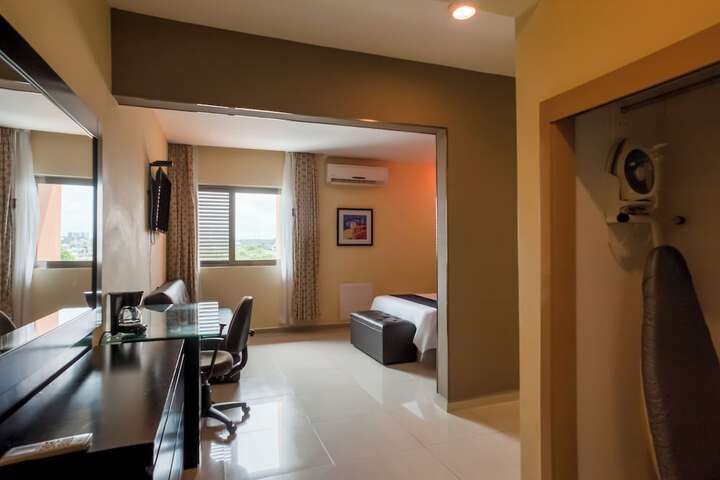Room 6 of 13