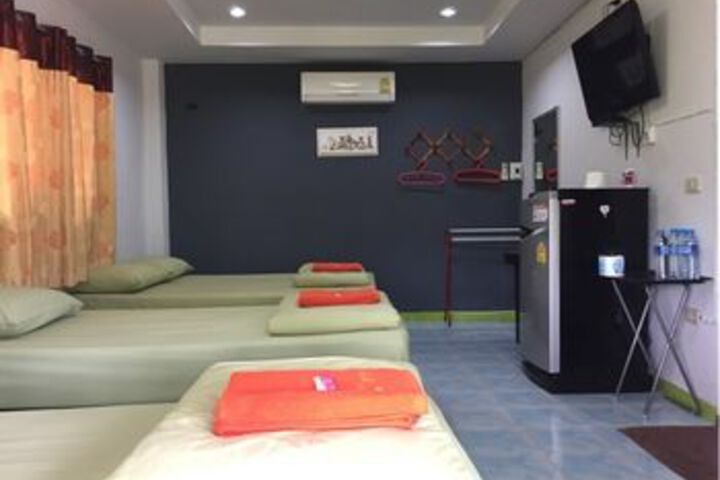 Room 17 of 27