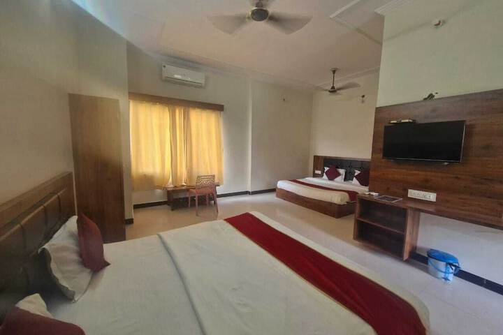 Room 32 of 54