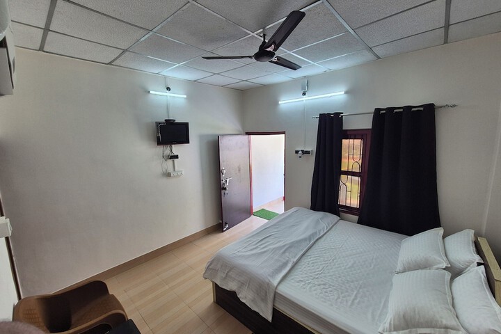 Room 3 of 31