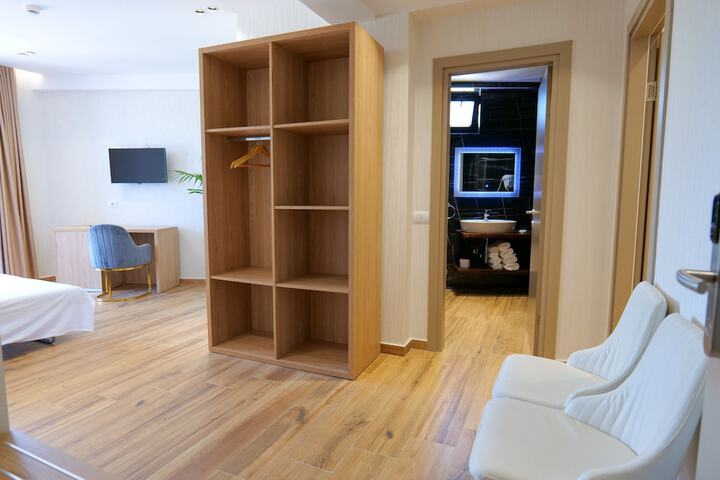 Room 45 of 74