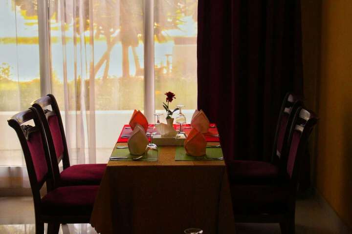Dining 20 of 30