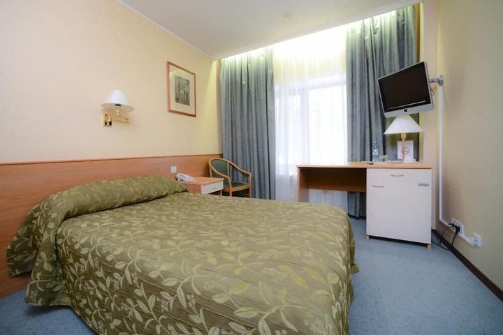 Room 15 of 42