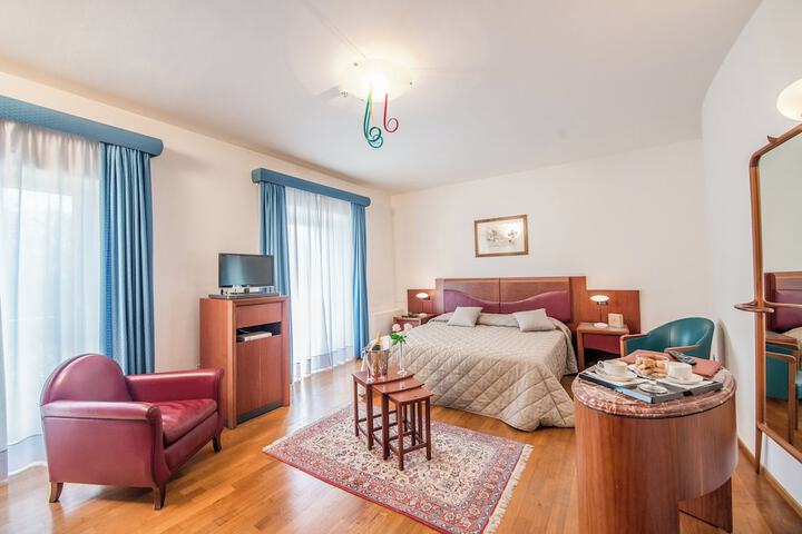 Room 17 of 43