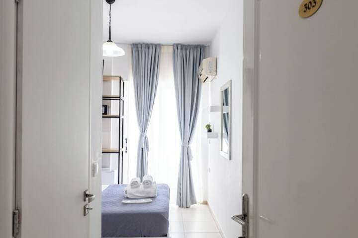 Room 28 of 297
