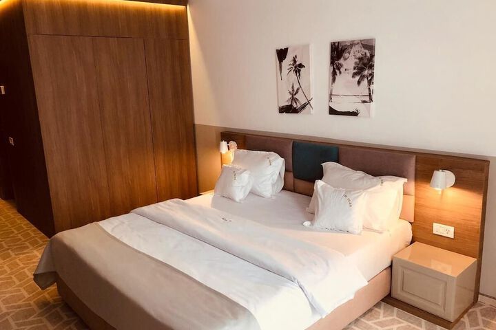 Room 10 of 51