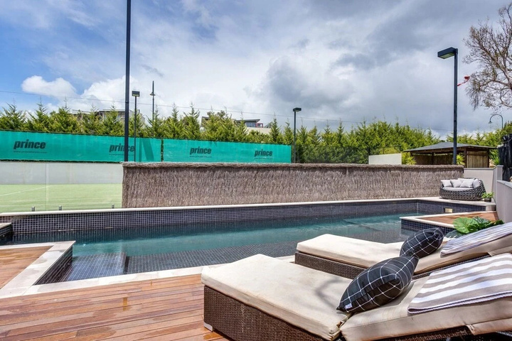 Pool 12 of 16