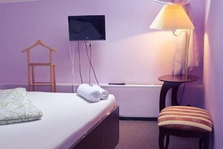 Room 32 of 67