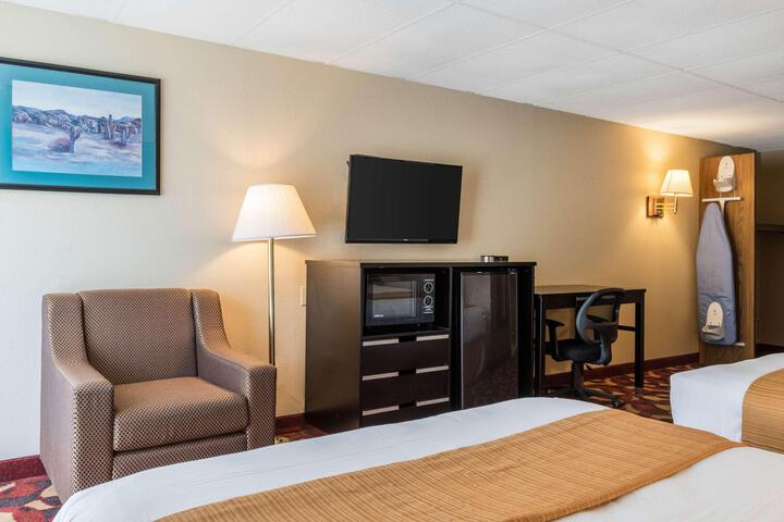 Double Accessible King Size Bed (5 of 7)