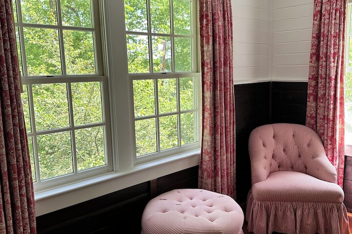 Room 12 of 285
