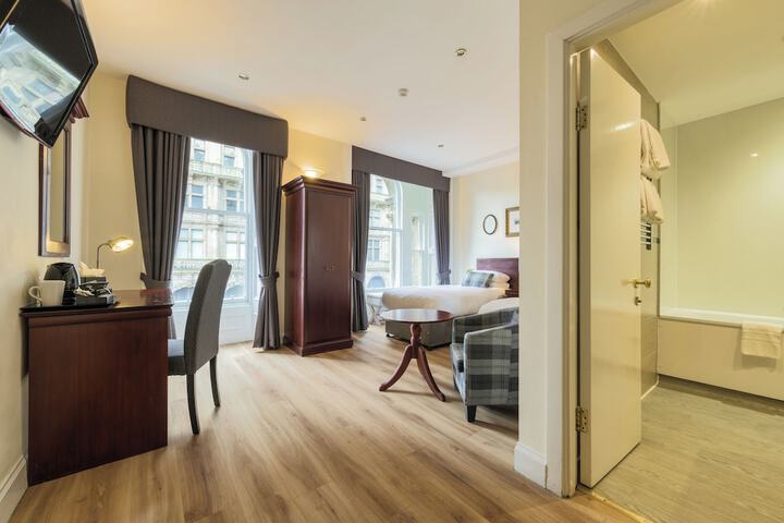 Room 21 of 58