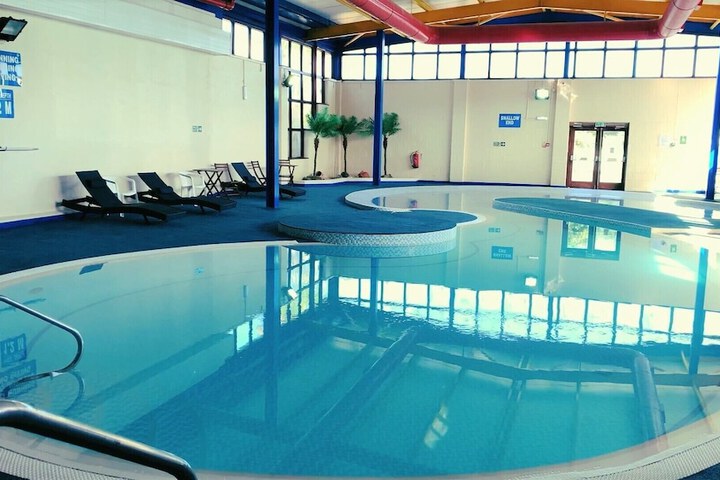Pool 12 of 18
