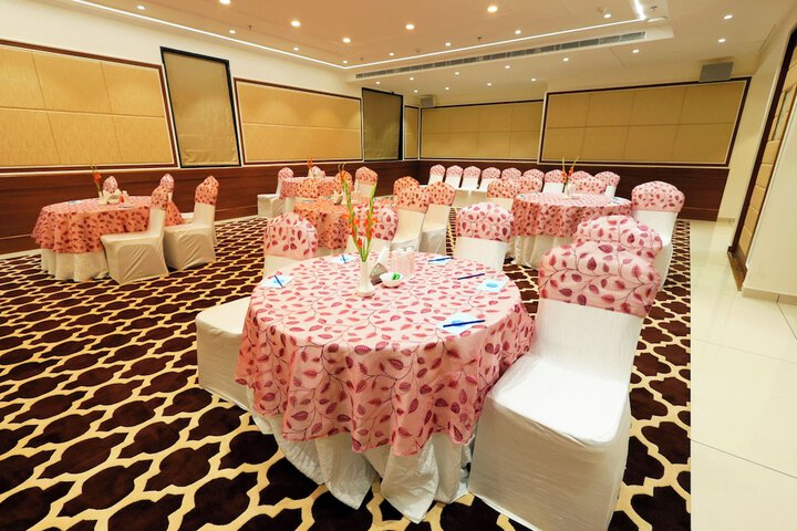 Business Center 119 of 121