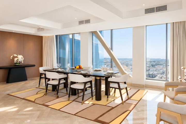 Room 73 of 154