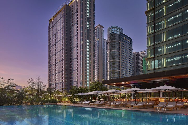 Hotel Pool