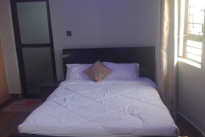 Room 8 of 53