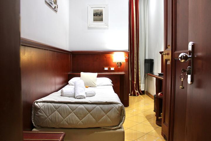 Room 14 of 63