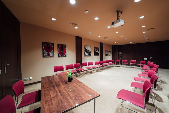 Business Center 146 of 156