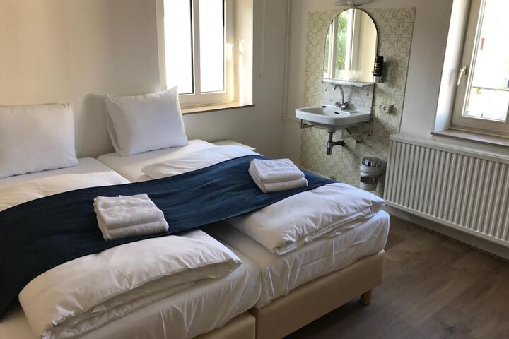 Room 12 of 60