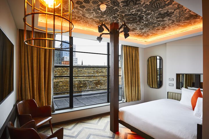 Room 4 of 44