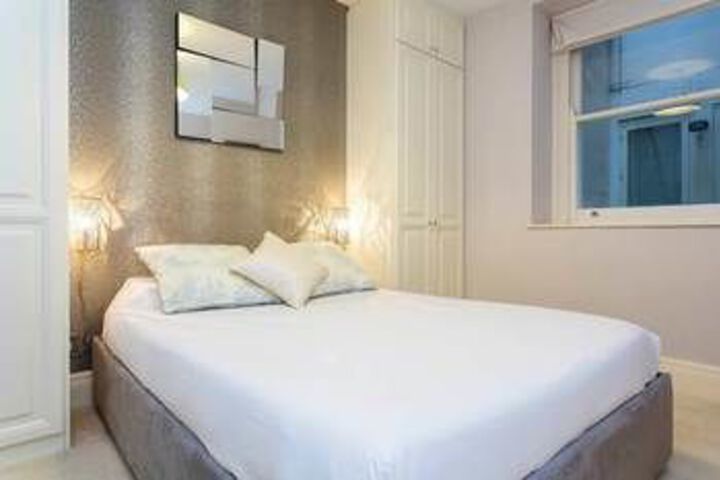 Room 9 of 22