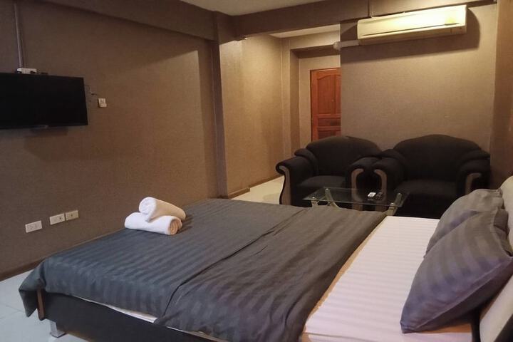 Room 9 of 49