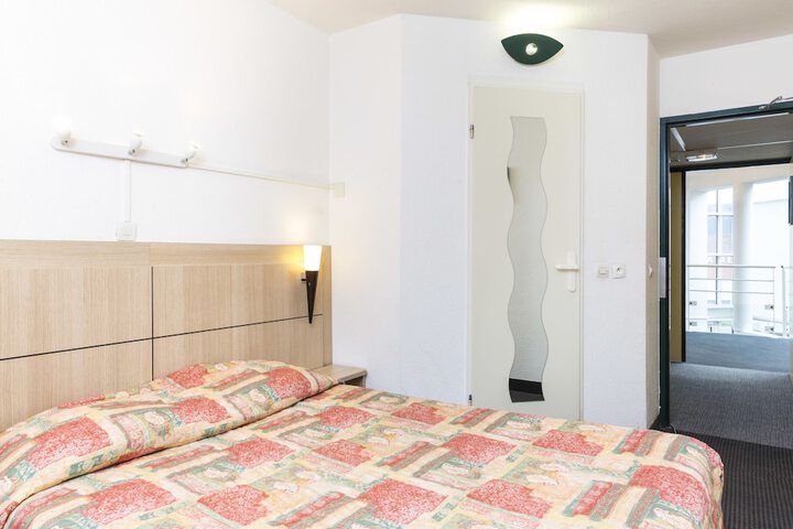 Room 10 of 51