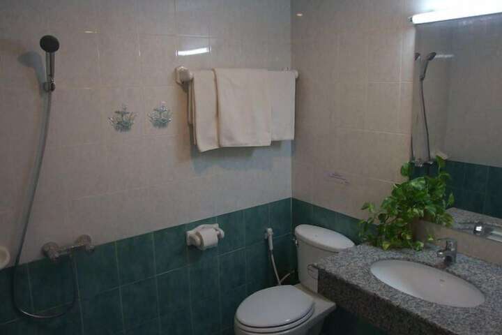 Room 10 of 31