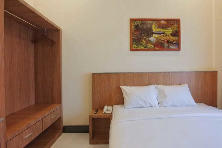 Room 6 of 34