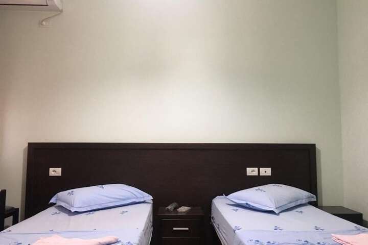 Room 12 of 43