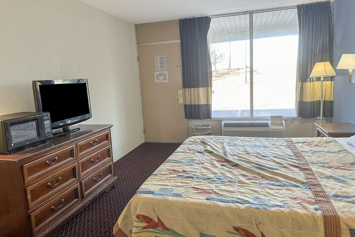 1 King Bed (36 of 44)