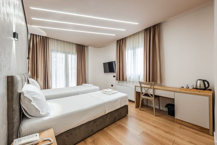 Room 14 of 42