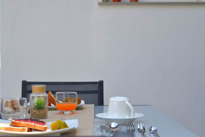 Breakfast/Coffee Service 34 of 56