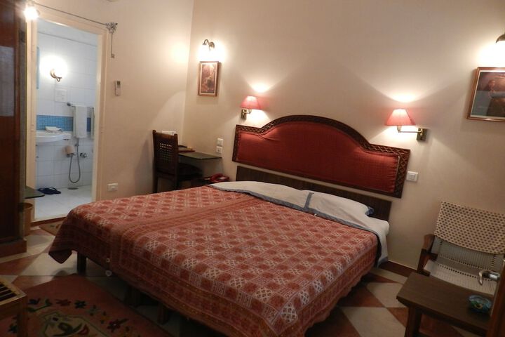 Room 11 of 182