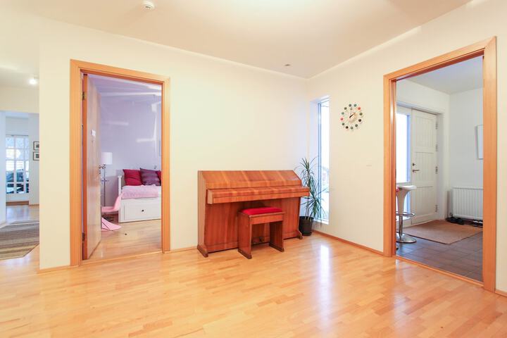 Room 17 of 24