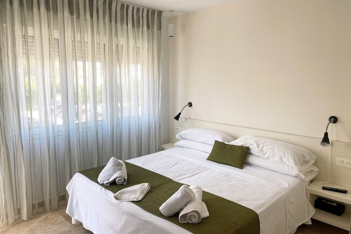 Room 12 of 25