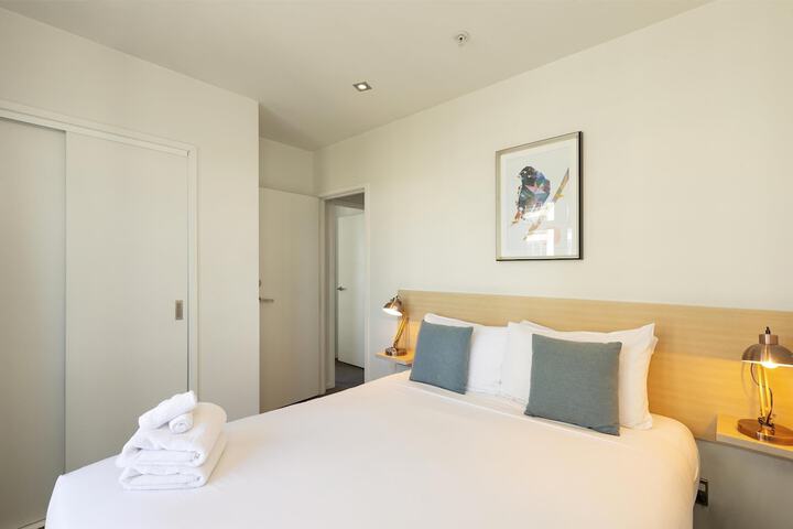 Room 11 of 38