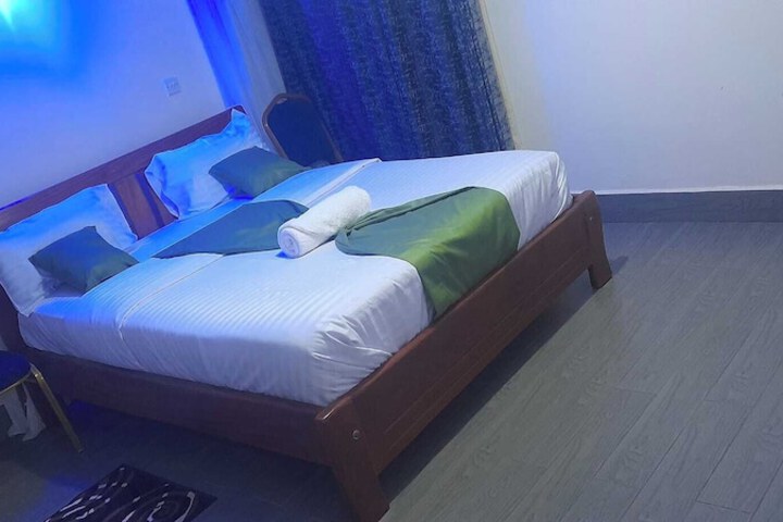 Room 8 of 26