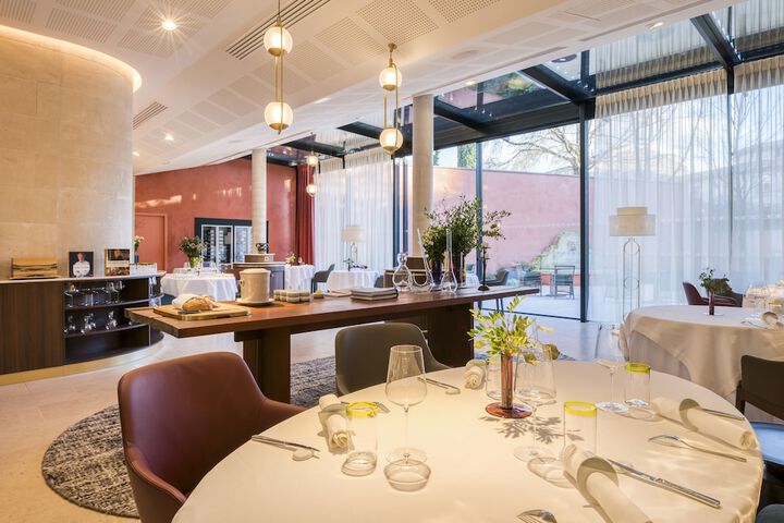Dining 105 of 139