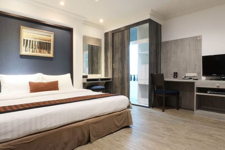 Room 13 of 60