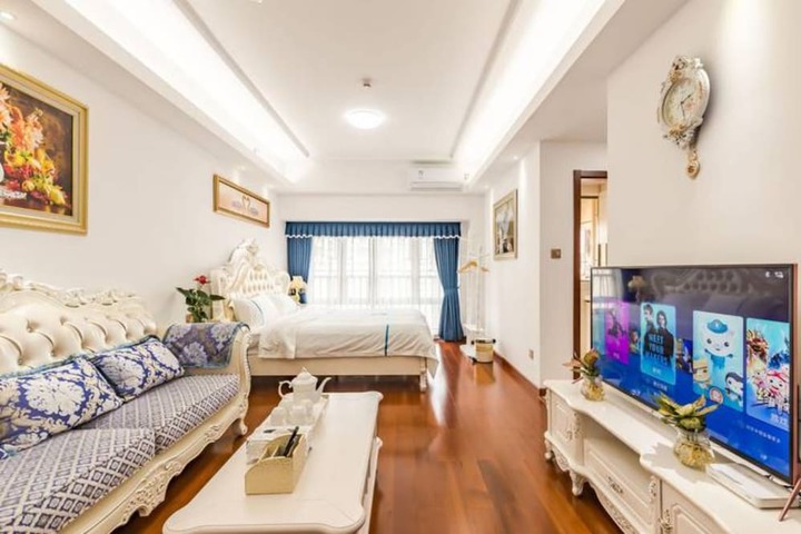 Room 6 of 27