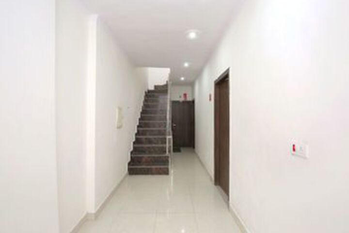 Ballroom/Hall 16 of 22