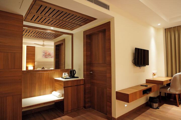 Room 34 of 72