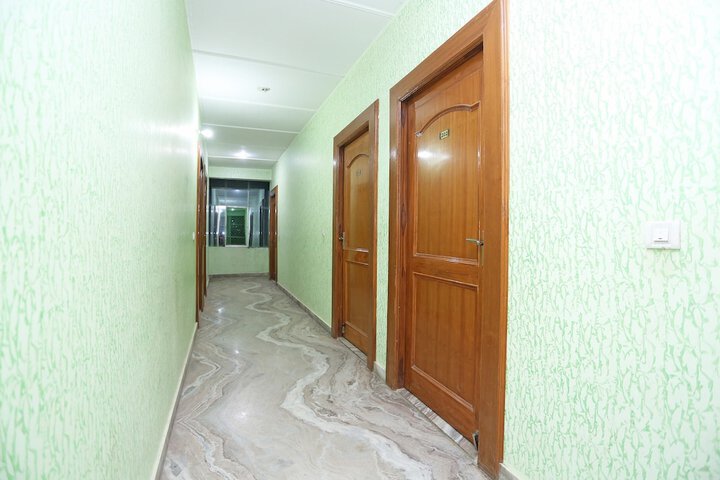 OYO 26823 Hotel Krishna Greens