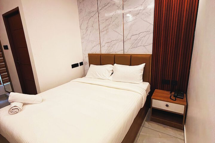 Room 33 of 56