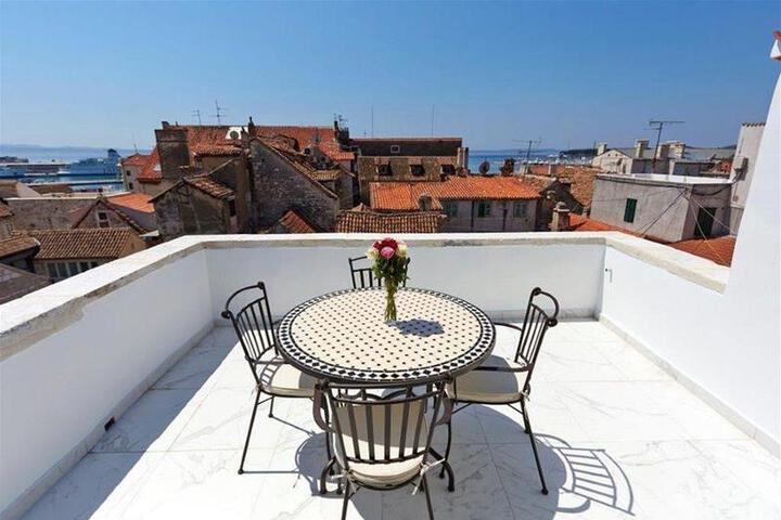DIOCLETIAN HERITAGE HOTEL