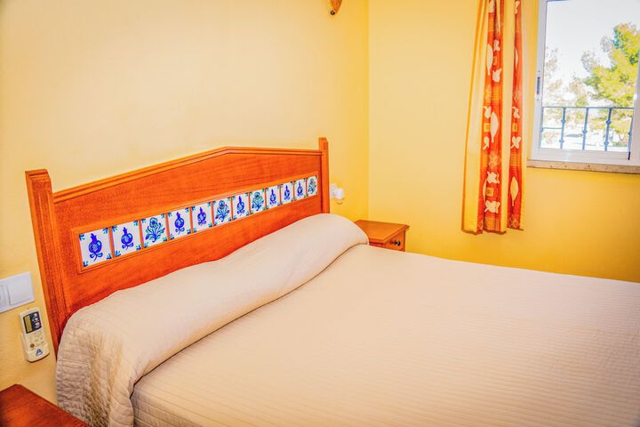 Room 10 of 29