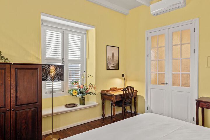 Room 8 of 79